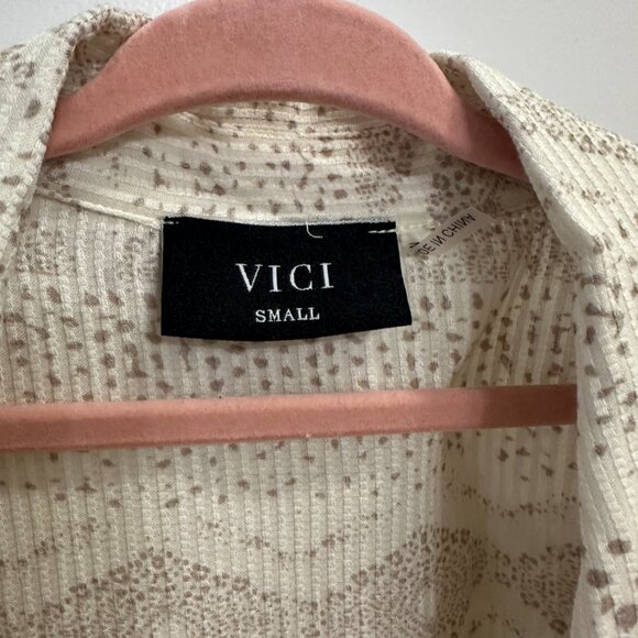 VICI Train of Thought Button Down Shirt - Cream and Brown Size Small Womens - Picture 6 of 11
